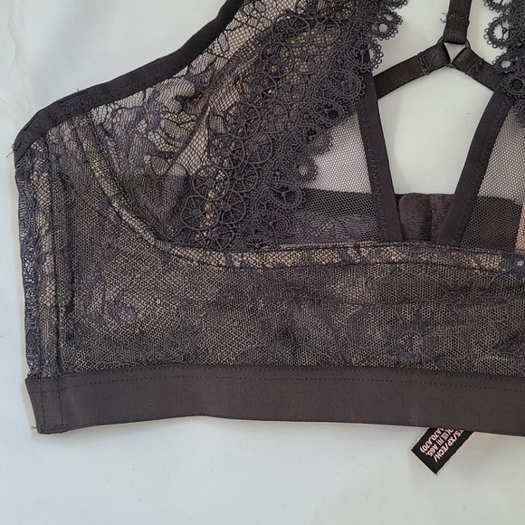 BUY 1 GET 1 FREE VICTORIA SECRET VERY SEXY BRA - Picture 4 of 13